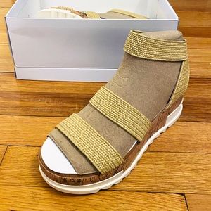 Steve Madden Bandi Natural Raffia Wedge Sandal
